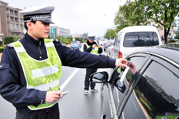 违法停车告知单是警告还是罚款（没写金额是不是警告）